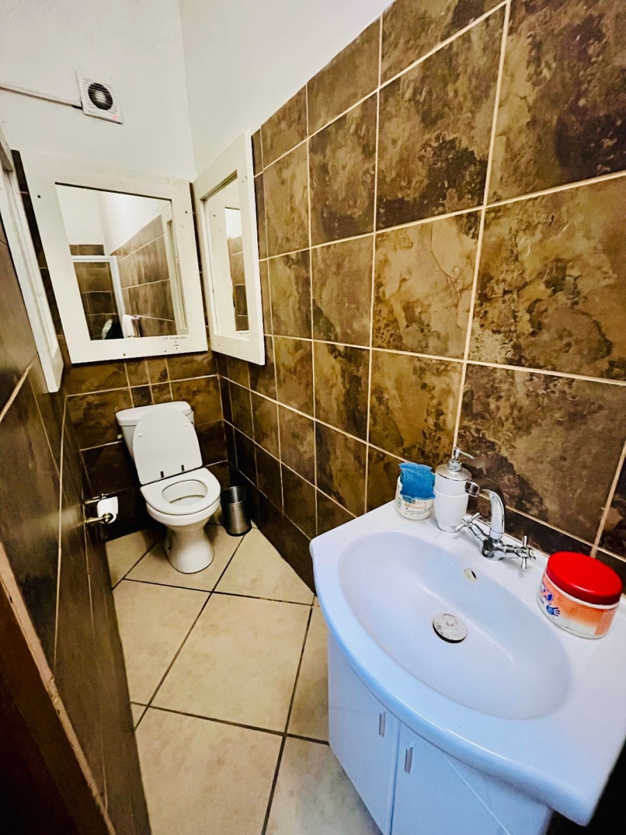 6 Bedroom Property for Sale in Tergniet Western Cape